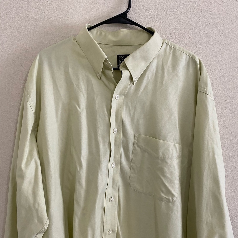 Jos A. Bank Traveler Collection Shirt